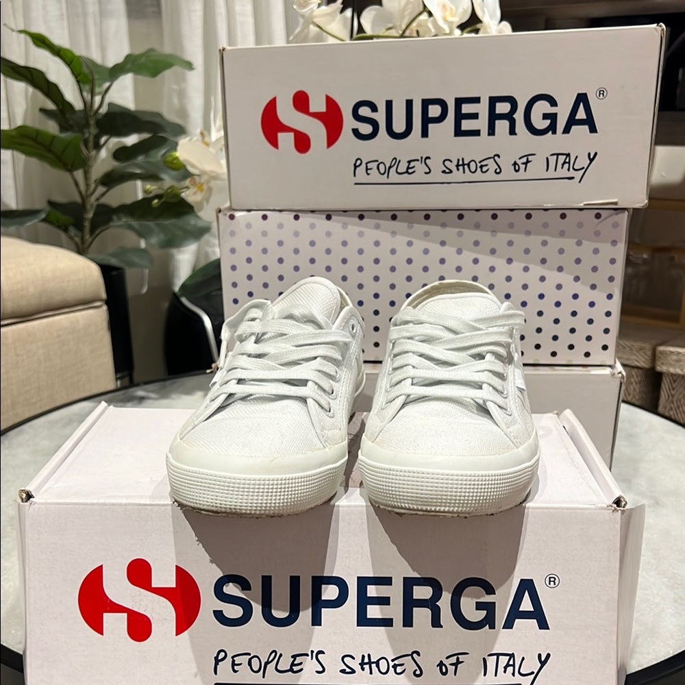 Superga White Sneakers Canvas Low-Top Design